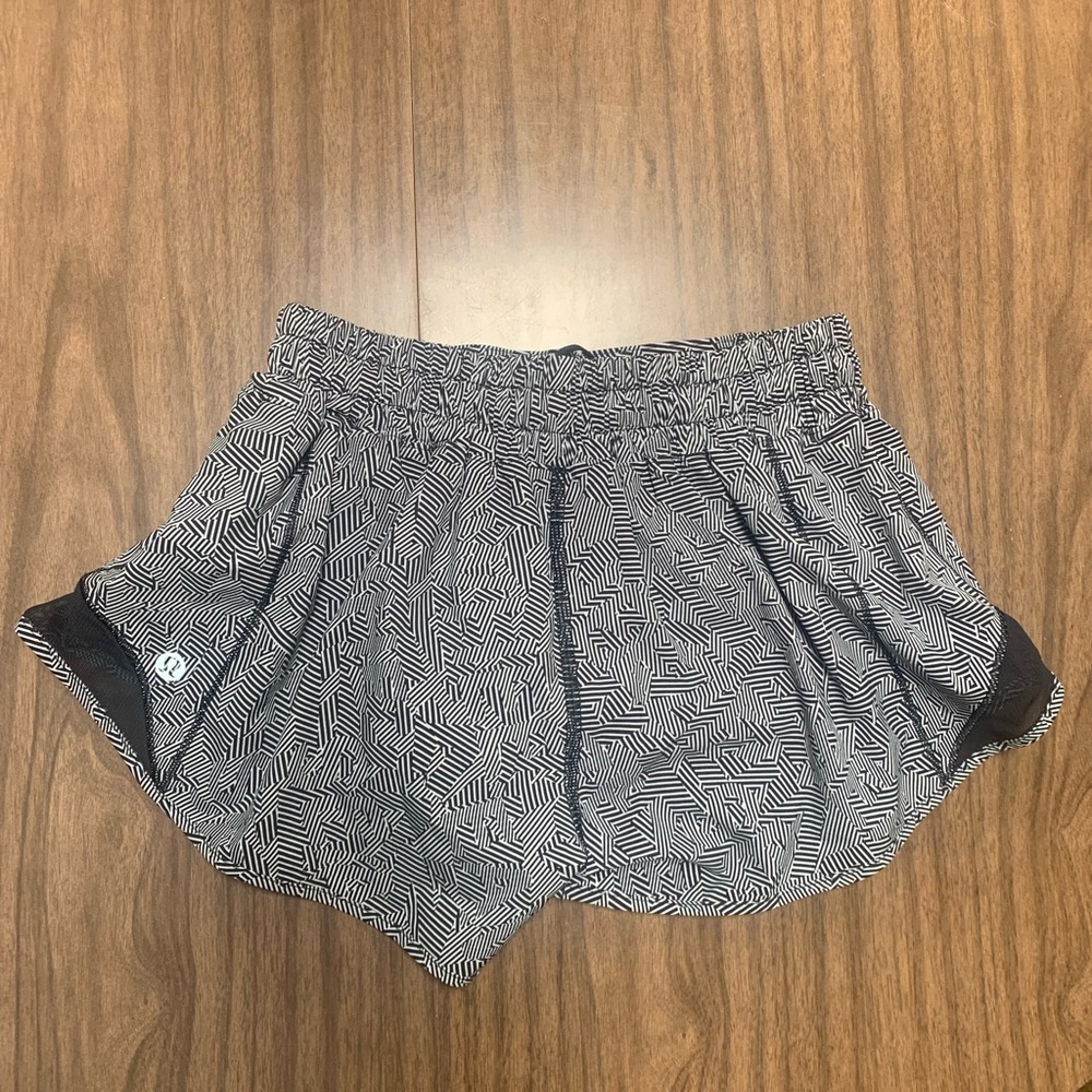 Lululemon Hotty Hot Short